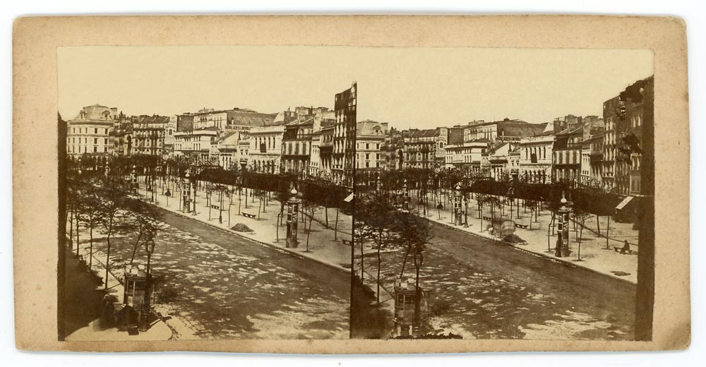 Vintage stereoscopic albumen print on card showing Paris street